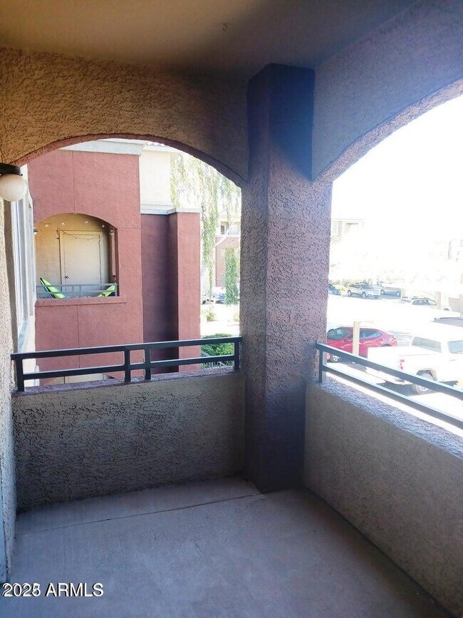 Building Photo - 5401 E Van Buren St