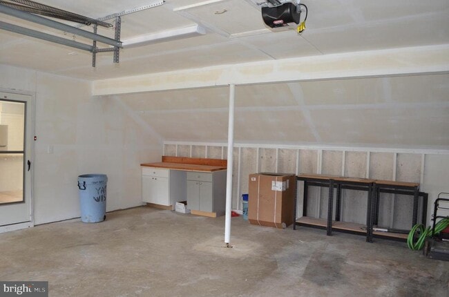 Building Photo - 14903 Neath Ct