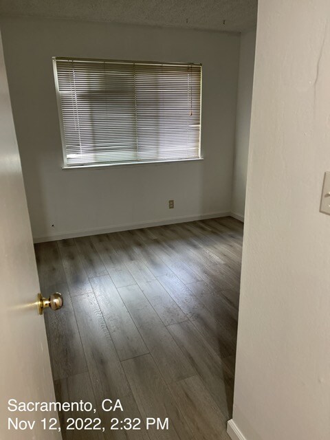 Building Photo - 5966 Walerga Rd