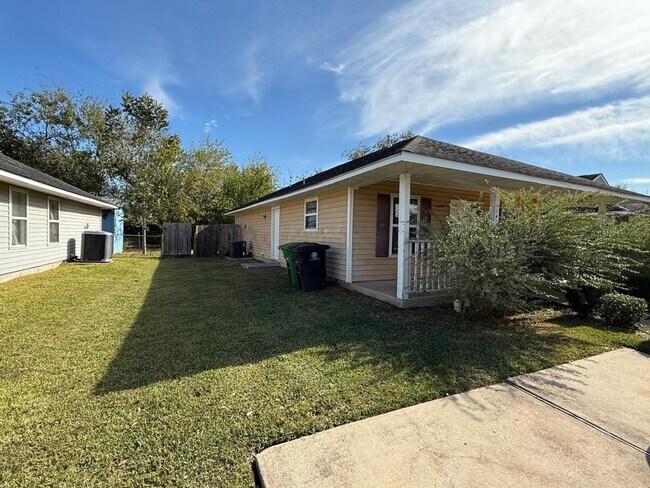 Building Photo - 11403 Mosscrest Dr