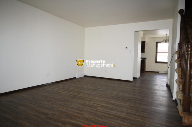 Building Photo - Neenah side by side duplex
