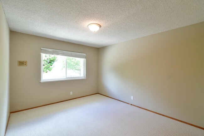 Building Photo - 2756 Comstock Cir