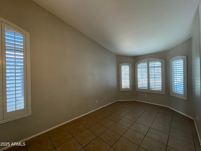 Building Photo - 1605 E Melanie St