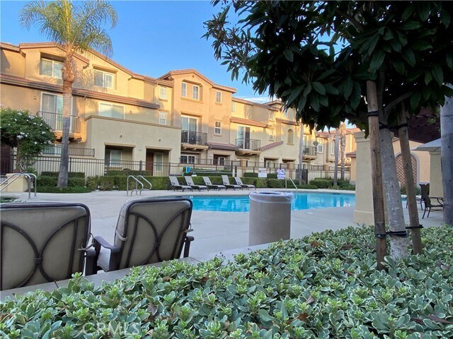 Building Photo - 17871 Shady View Dr