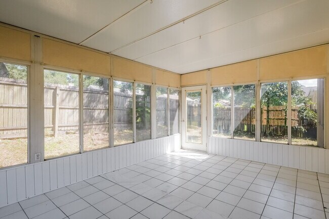 Building Photo - 5213 Watson Rd