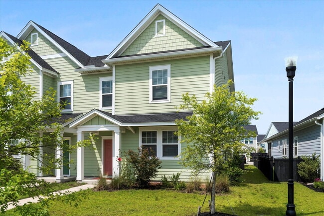 Building Photo - "Charming Townhouse within Carnes Crossroa...