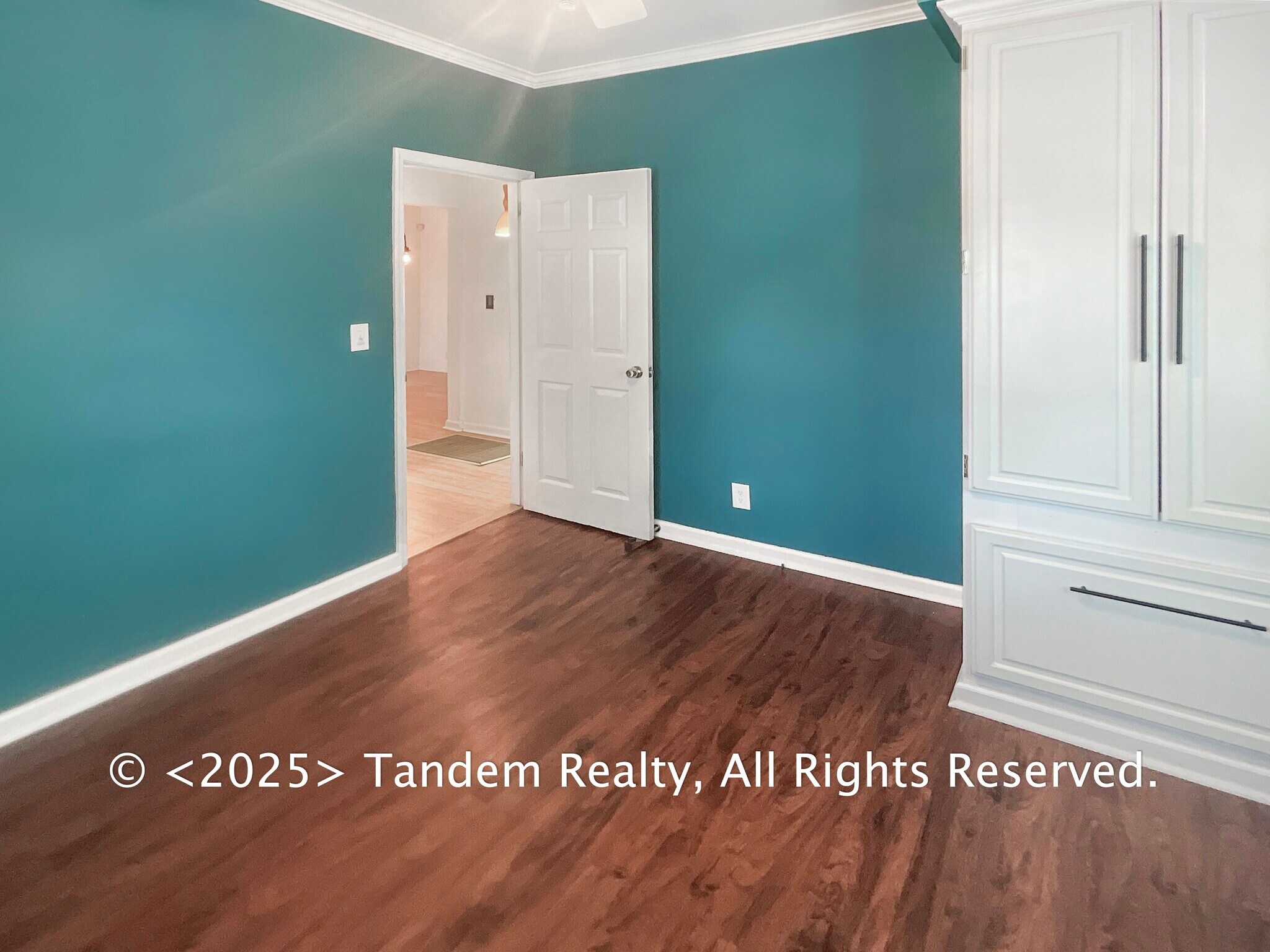 Building Photo - 401 Cleves St