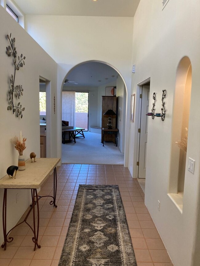 Building Photo - Gorgeous Furnished Arroyo Seco Townhouse with Fabulous Views!