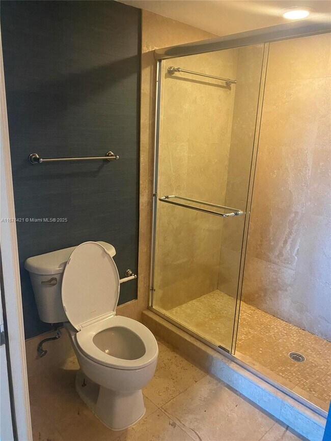 Building Photo - 1155 Brickell Bay Dr