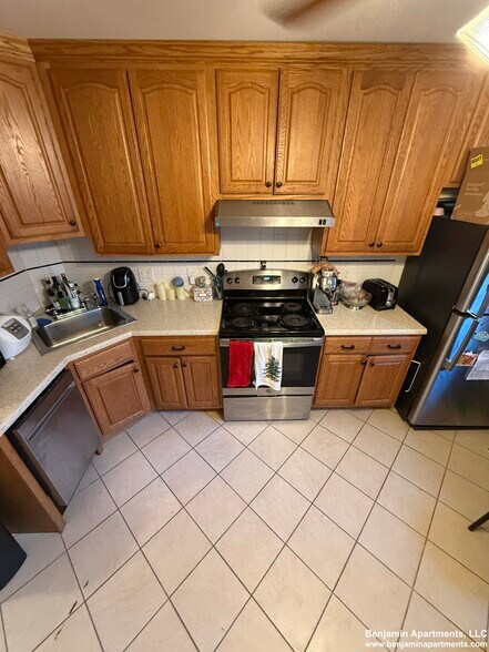 Building Photo - 46 Garden St