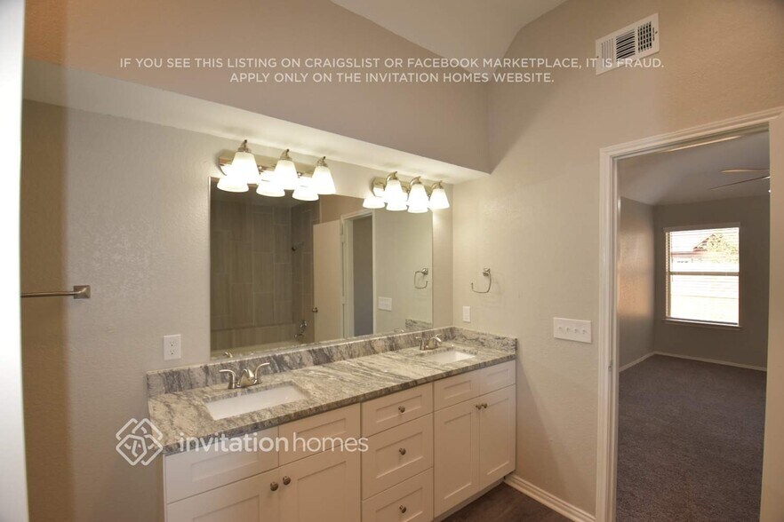 Building Photo - 2072 Bronco Ln