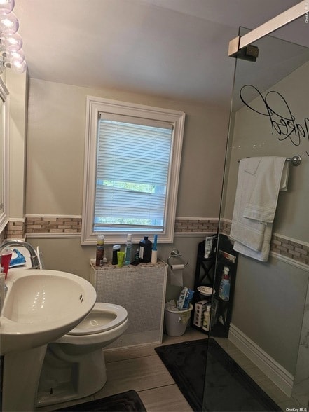 Building Photo - 1076 Carll Dr