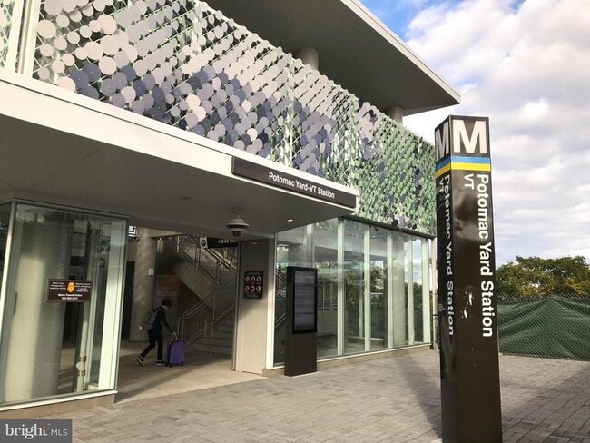 Building Photo - 340 Wesmond Dr