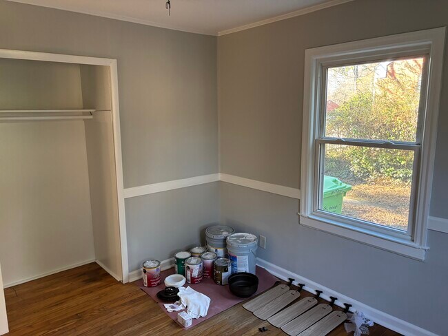 Building Photo - 717 Brighton Rd