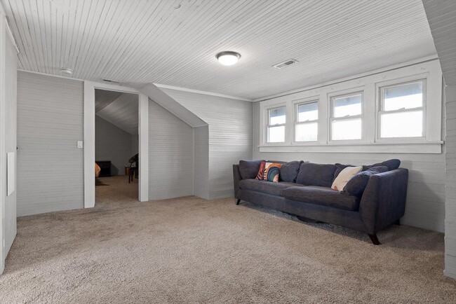 Building Photo - 207 Culberson Ave