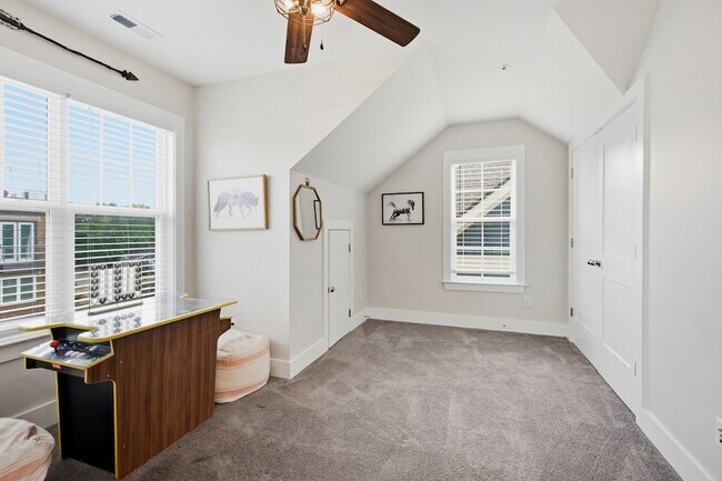 Building Photo - 219 22nd St