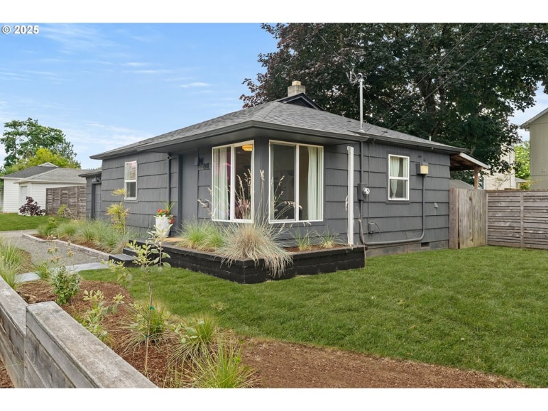 Building Photo - 841 NE 77th Ave