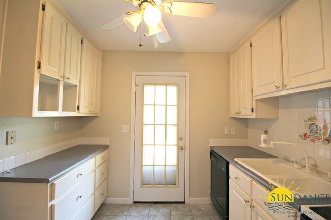 Building Photo - Great 2 Bedroom Home in Fort Walton!