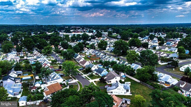 Building Photo - 12 Indigo Rd