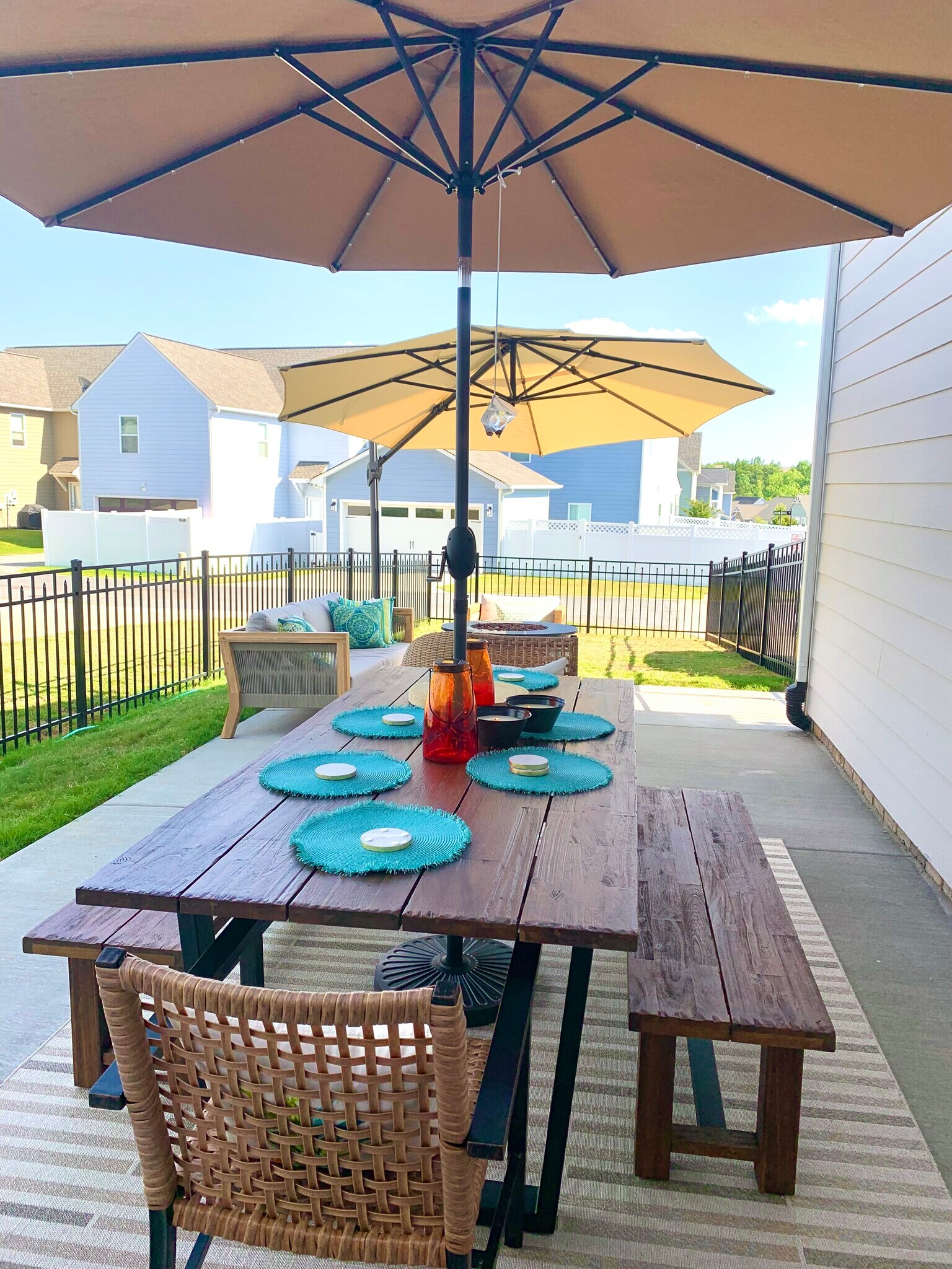 Outdoor patio with fenced yard - 10205 Sam Meeks Rd