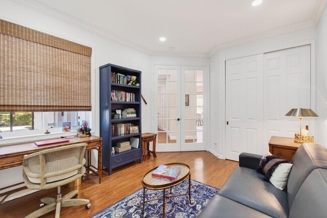 Building Photo - 9168 Bay Point Cir