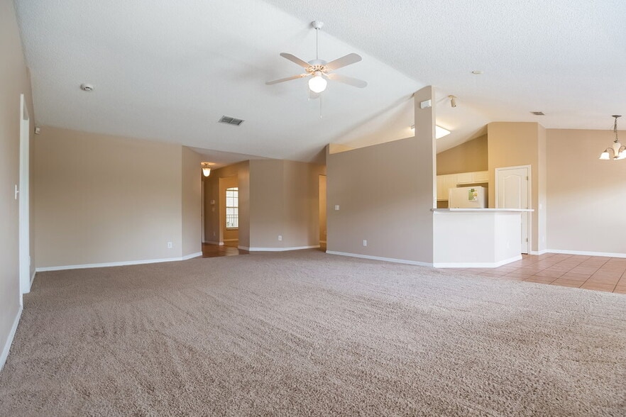 Building Photo - 214 Pleasant Hill Dr