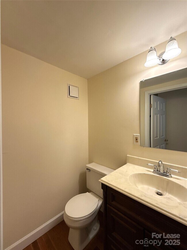 Building Photo - 6616 Wannamaker Ln