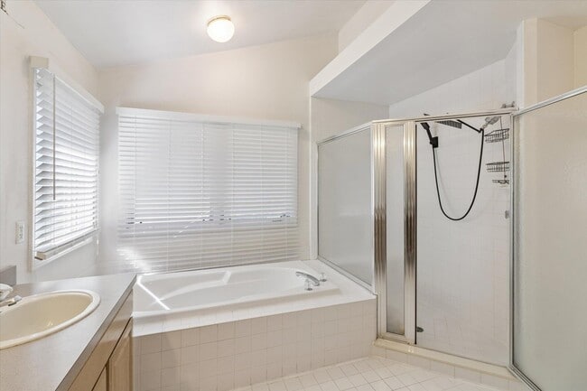 Building Photo - 45443 Glengarry Blvd