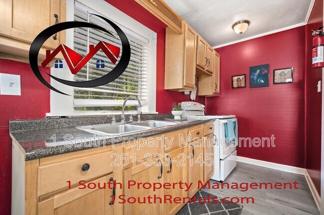 Building Photo - 660 Summerville St