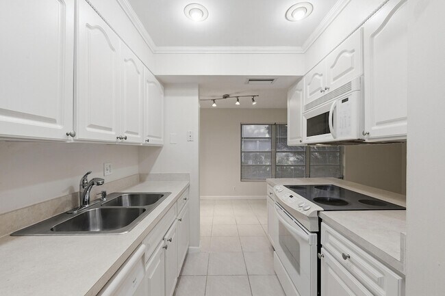 Building Photo - 8811 NW 28th Dr