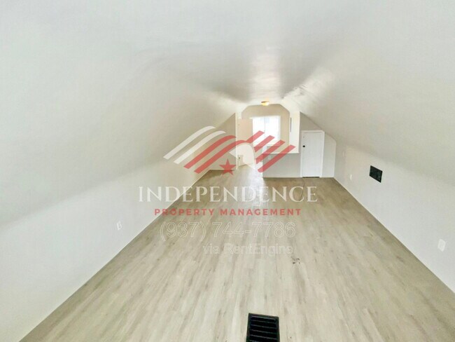 Building Photo - 402 Harriet St
