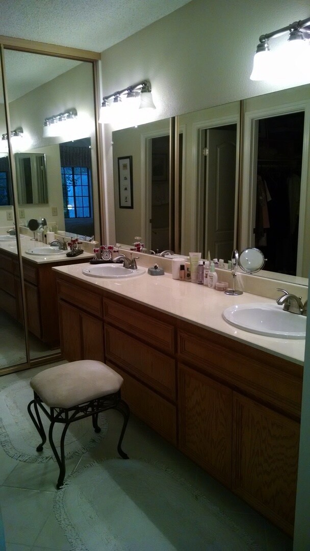 Building Photo - Charter Point Condo, 3 bedrooms, 3 baths !