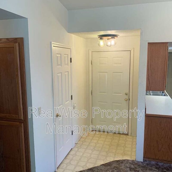 Building Photo - 1467 Cameo Ct