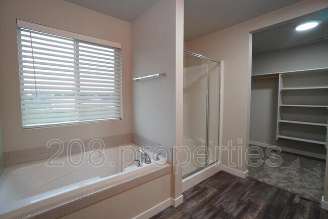 Building Photo - 13776 S Piano Ave