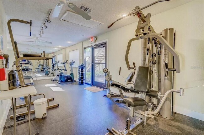 Building Photo - 12293 Sailwinds Dr