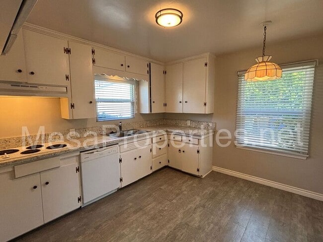 Building Photo - 1243 N College Way