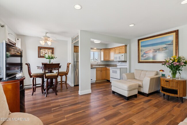 Building Photo - 1382 Ocean Ave