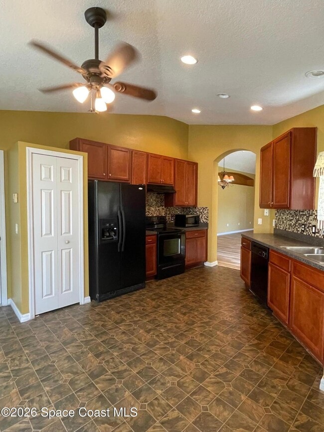 Building Photo - 1897 Gould Ave SW