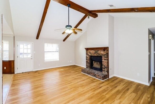 Building Photo - 16 Turtle Creek Ct