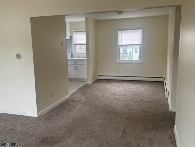 Building Photo - 14 Walnut Pkwy