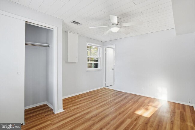 Building Photo - 6427 Pima St