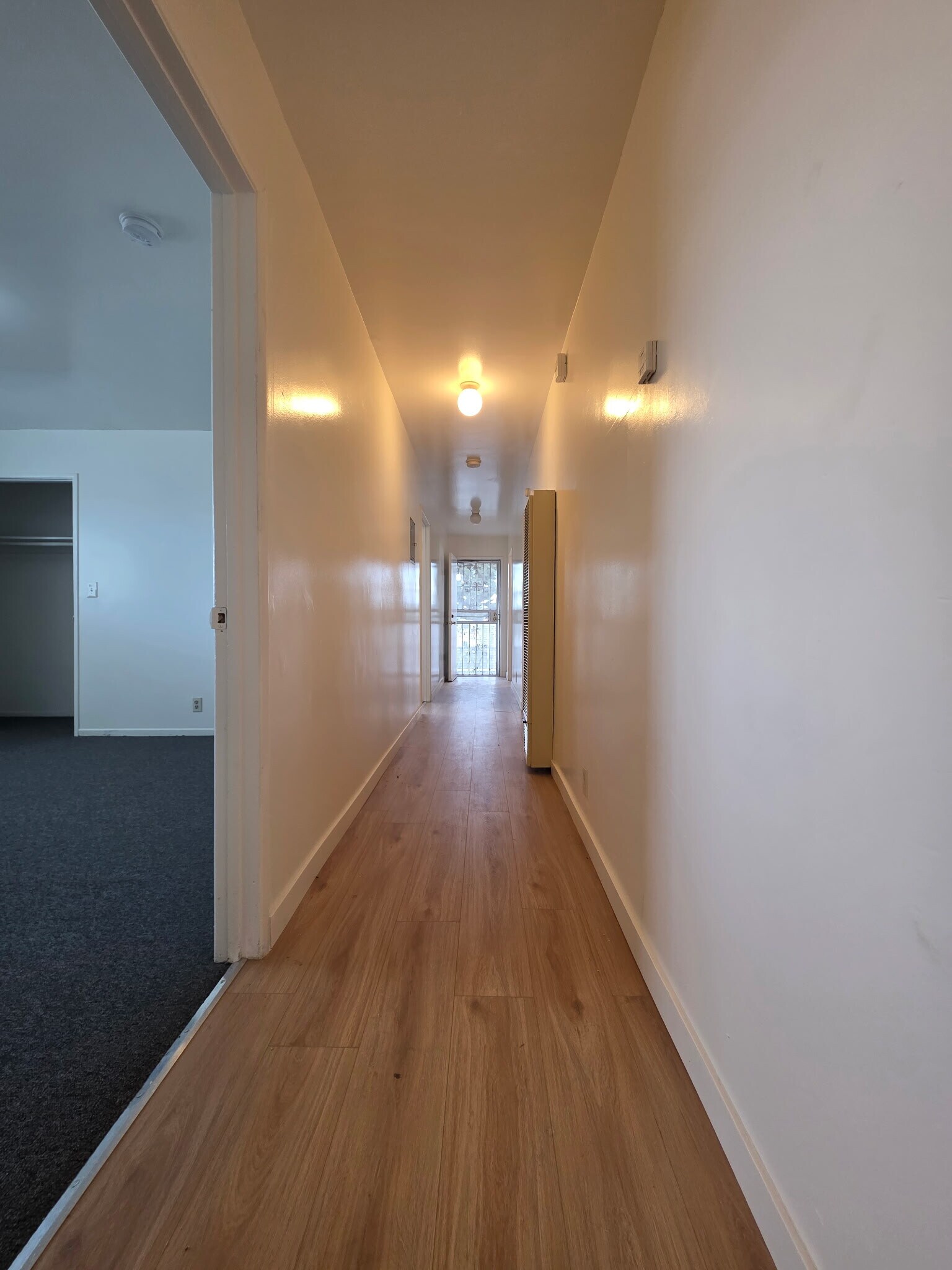 Building Photo - 220 S Pannes Ave