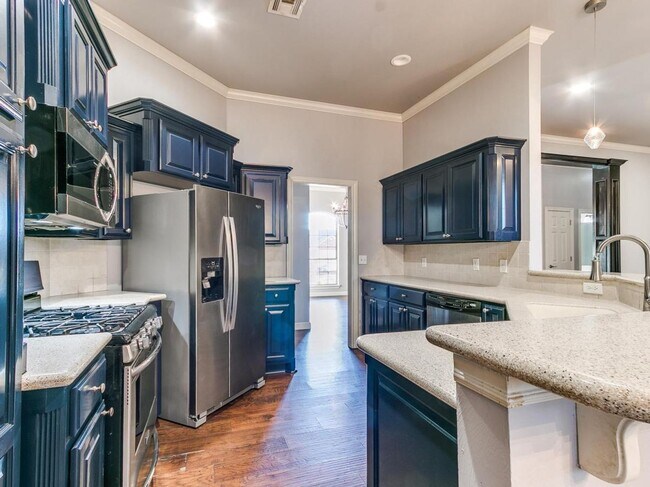 Building Photo - 17121 Kemble Ln