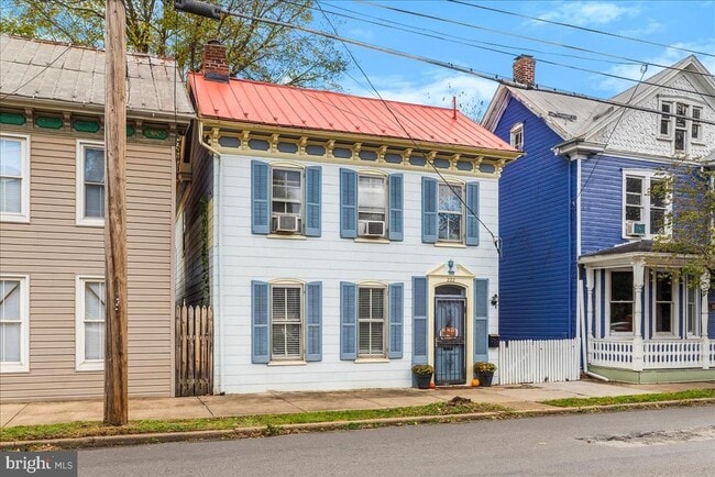 Building Photo - 222 S Raleigh St