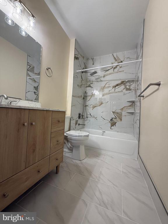 Building Photo - 12000 Market St