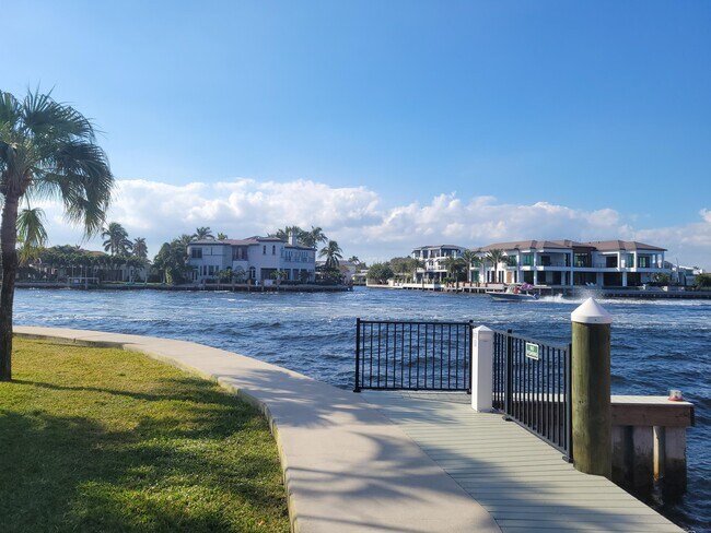 Building Photo - 2871 N Ocean Blvd