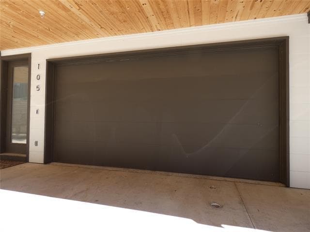 Building Photo - 2317 Moser Ave