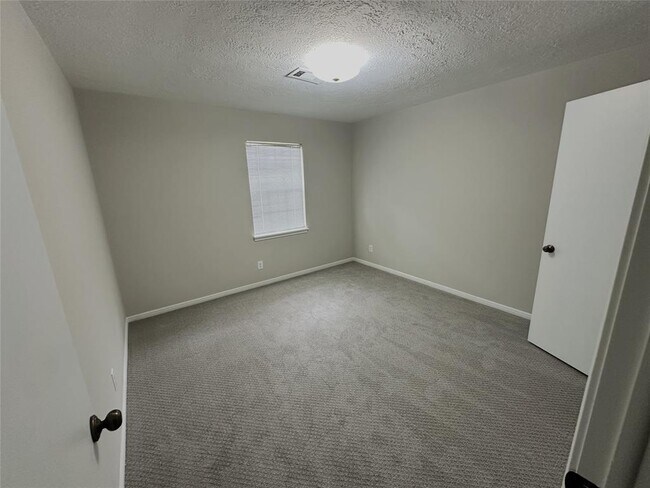 Building Photo - 714 Oder Ln