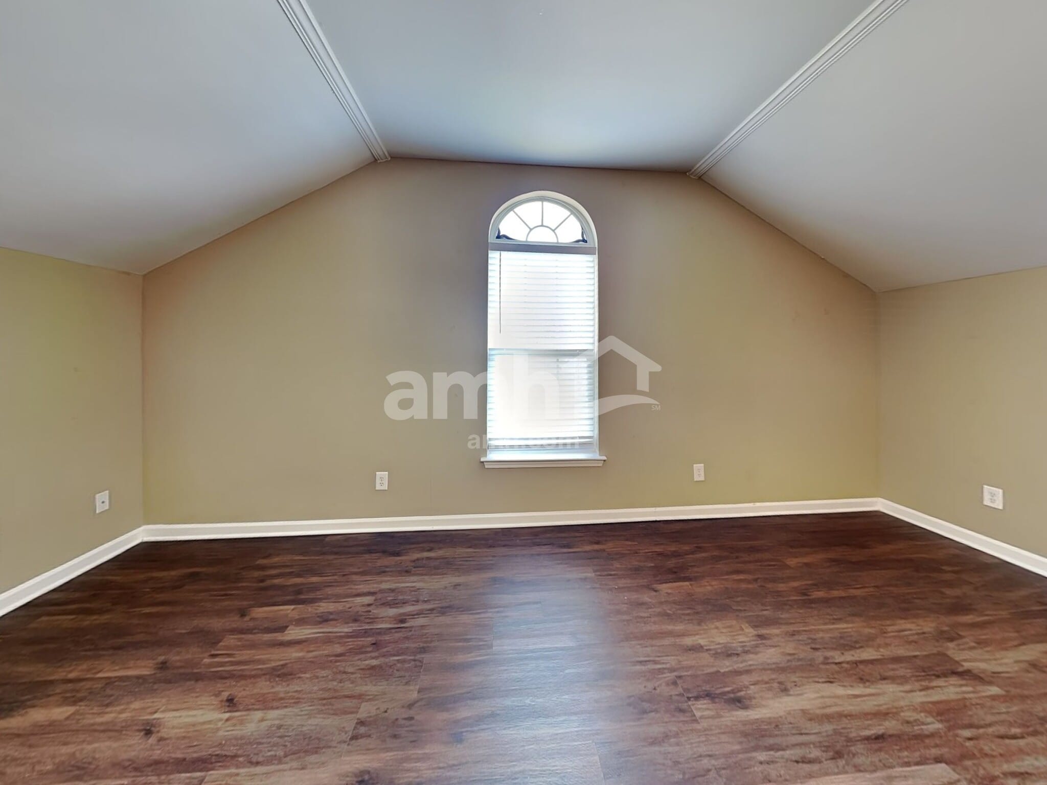 Building Photo - 423 Brownstone St