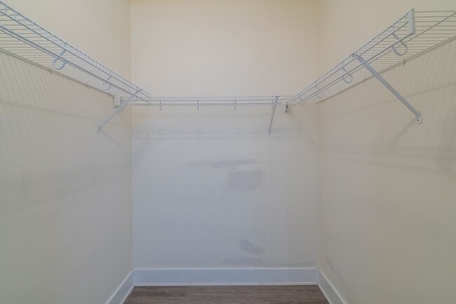 Building Photo - Wonderful 2bd/2bth uptown condo! lots of space in a beautiful building